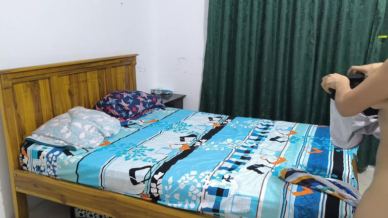 NEGRITA SEXY: Batu, kertas, gunting!! Abang tiri gayku lagi asik main sama...