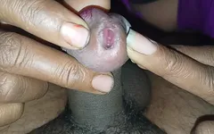 La moglie ha succhiato il pene e ha portato fuori l'acqua