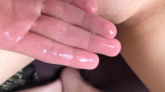 Niki studio: Figa gocciolante sulle mutandine - vero orgasmo amatoriale