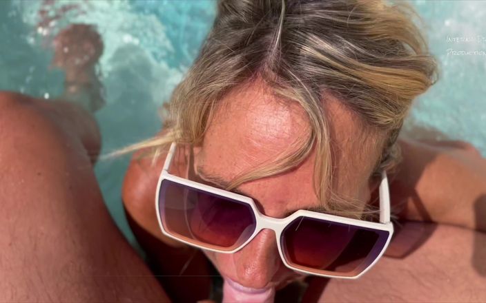 InternalDrive: Het MILF dränerar bollar
