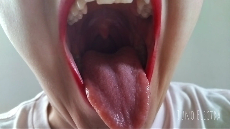 The Antichristrix: Bibir merah raksasa haus kontolmu - pov