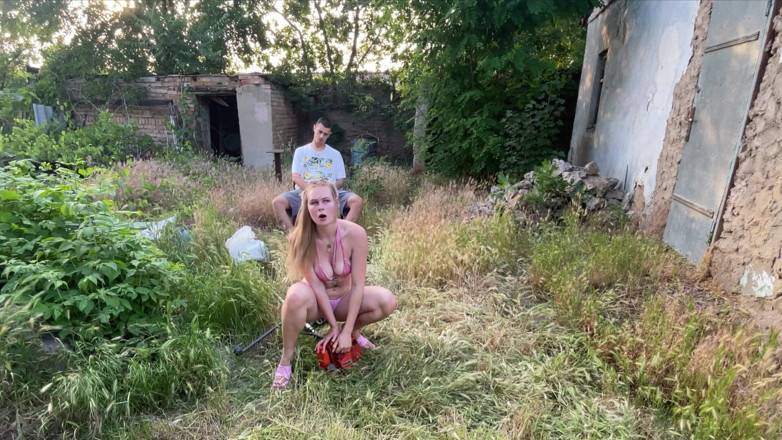 HotPrincessUA: Rabuda de salto falha em começar o trabalho molhado