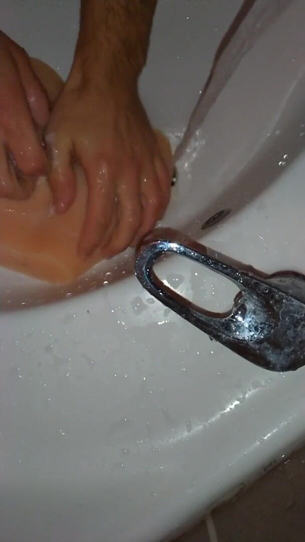 Kadir Reis: How to clean the sex toy