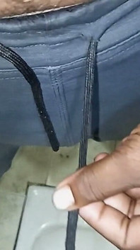 Penisul meu desi mare și negru futând pizda în aer liber