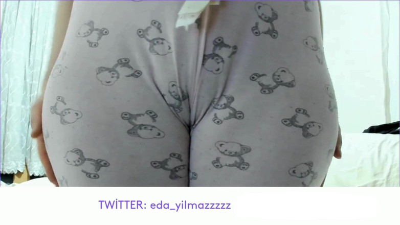 turk_milf_porno: Camel Toe em Pijama close-up