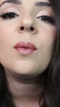 배다른오빠의 자지 빨기