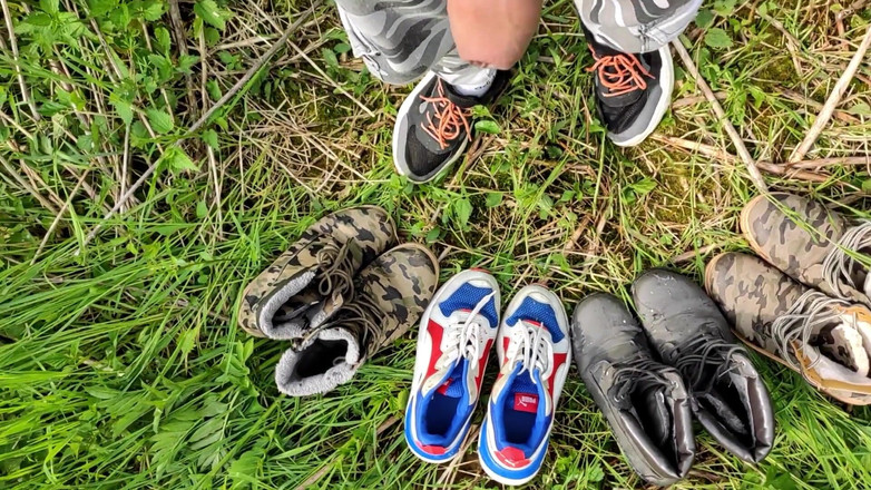 Idmir Sugary: Piscio 4 volte e sborrata su stivali e scarpe da ginnastica...