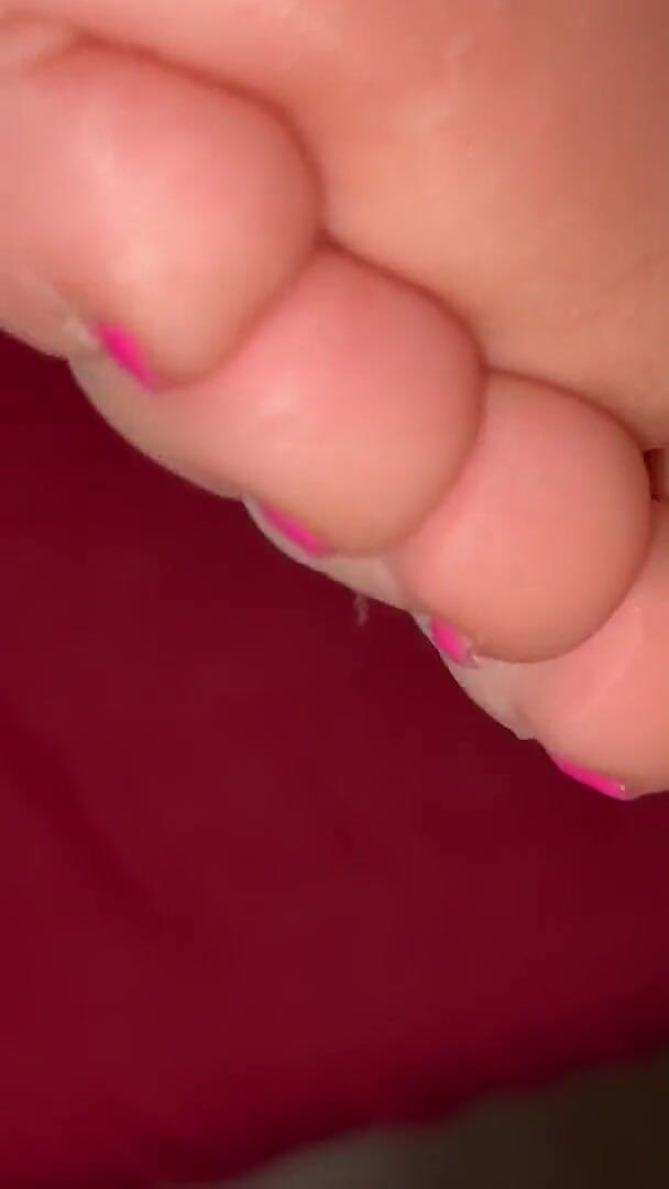 Amateur German MILF Close up Sexy Wrinkled Soles (Princess Jeanne)