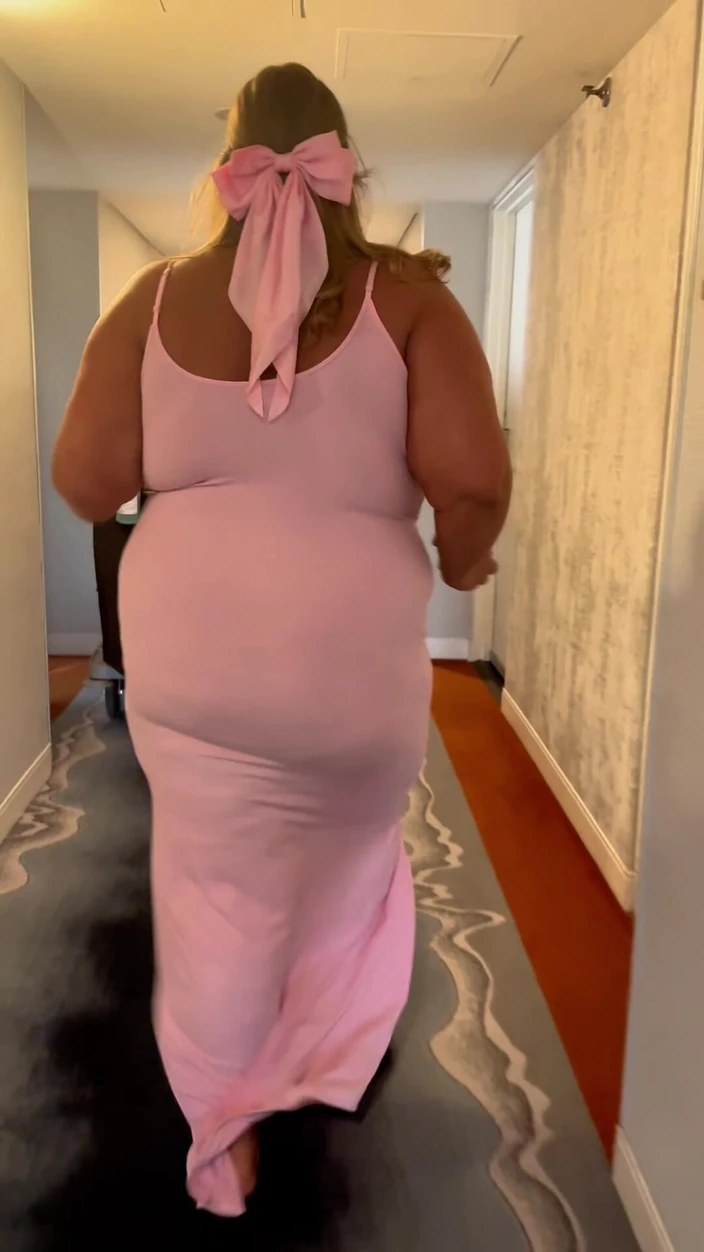 Veronica Jasmine: Fat Mom Tries to Get You to Fuck Wet Pussy...