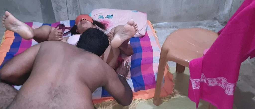 Tiyana: 흑인 대물 자지와 섹스하는 남편