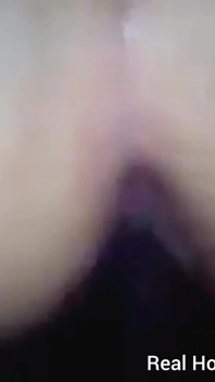 Cewek sange ini dientot habis-habisan sama besar pria kulit hitam sampai dicrot di mulut