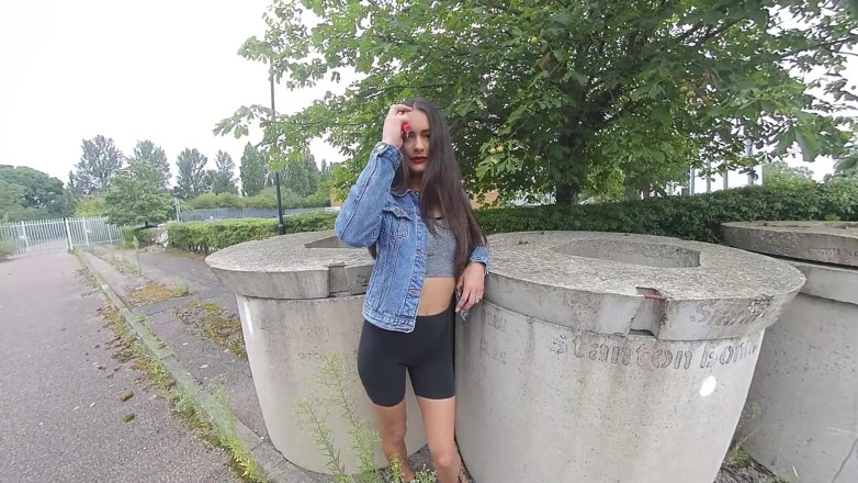 VR smokers HD-2D Videos Only: Kim Model - Interview