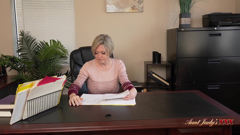Aunt Judy's XXX: AuntJudysXXX - Busty Boss Lady Dee Williams Fucks Her Lazy Intern