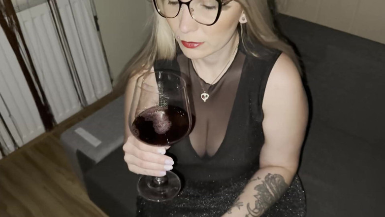 Christy X Taylor: Utangaç güzel büyük götlü kız ilk netflixte yabancının onu sikmesine...