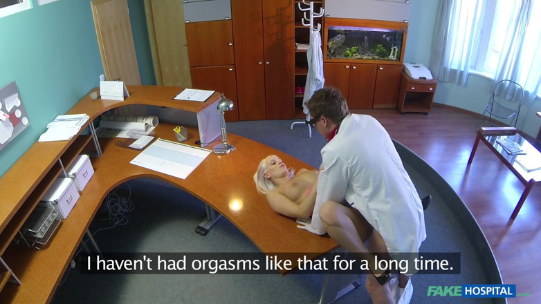 Fake Hospital: Fake Hospital - Sexy Blonde Sucks a Doctor Cock Before Getting...