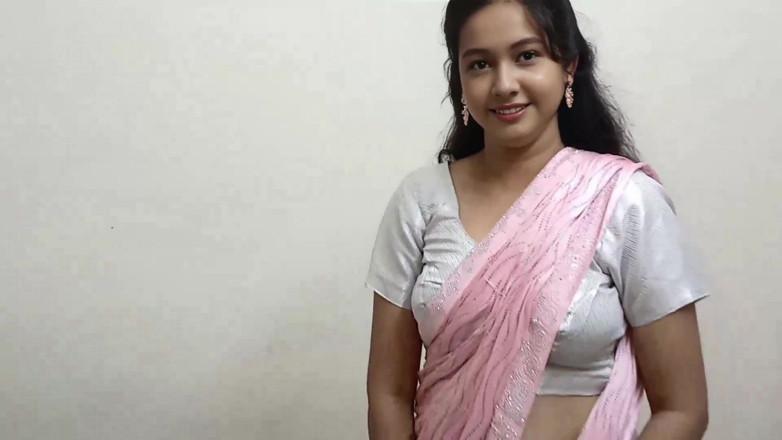 Apple Porn: Hos Udara Panas Desi Dikongkek Penumpang Dalam Saree