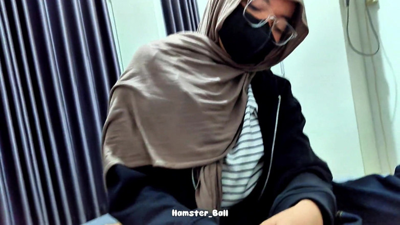 Hamster_Ball: Einen college-religionslehrer im regen ficken