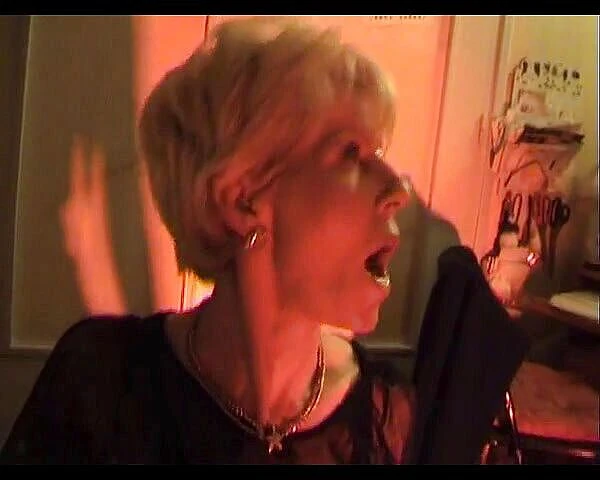 Java Consulting: Mature sucking black and white cock