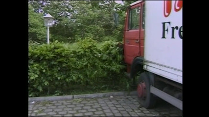 Forte Porno: Mamă sexy fantastică futută de un camionagiu în cine ejaculează pe țâțele...