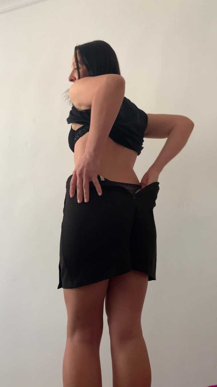 Onlyxfans: Madura morena milf leva anal profundo por trás