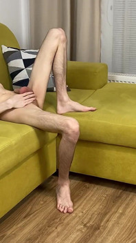 Extreem stampen op zijn verdomde testikels! Vernietiging van zijn kruis! - Dave Moon - Jennifer - Bbusting (ballbusting)