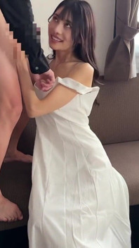Una bellezza sposata super ricca con curve tettone si diede in una relazione segreta guidata da un desiderio senza fine