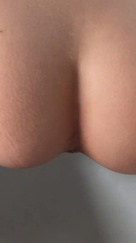 Toilet Piss Clip