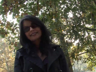 Xtime Network: Masturbation de chatte sexy dans la forêt