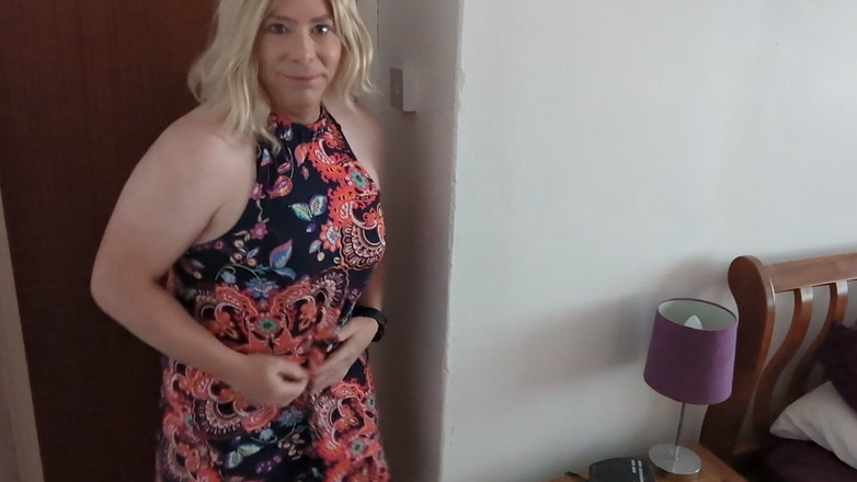 NikkiGee: 一个可爱的太阳装和一个饥渴的Nikki！