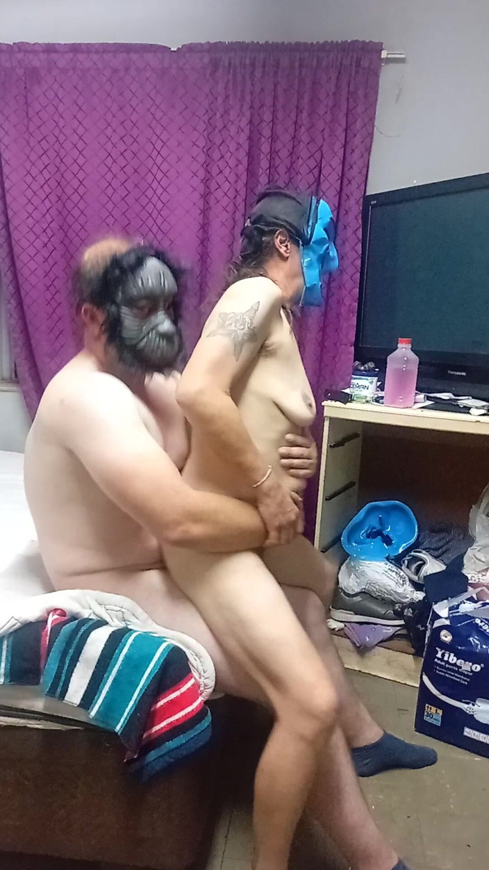 hothouse18xxx: 熟女良好的鸡巴骑乘，热辣的后入 pov 和伟大的传教士操由继子伟大的性爱