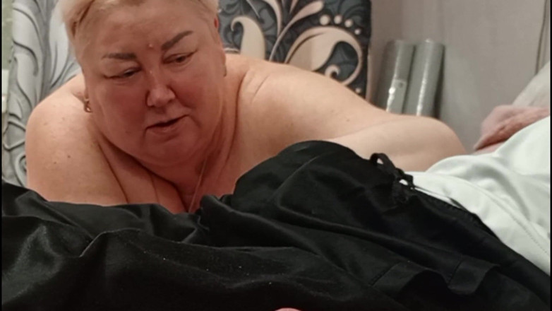 Zona901: Dziewczyna ssie mojego penisa ustami, aż spuszczę się w jej...