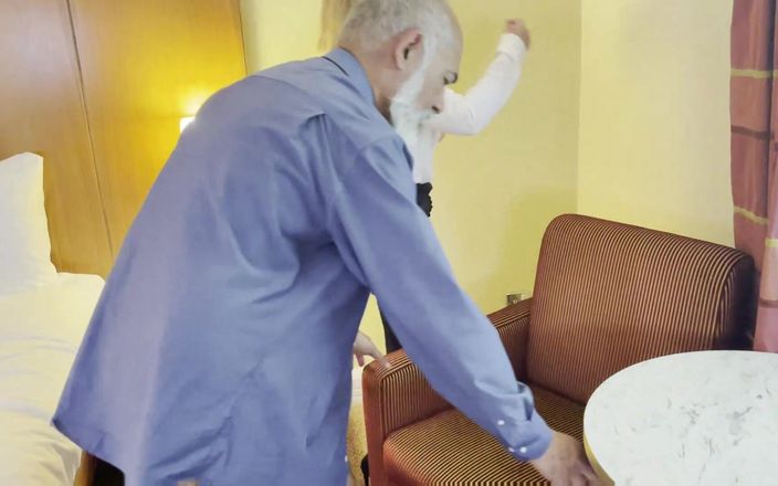 Marie X: Marie sa come scopare il capo