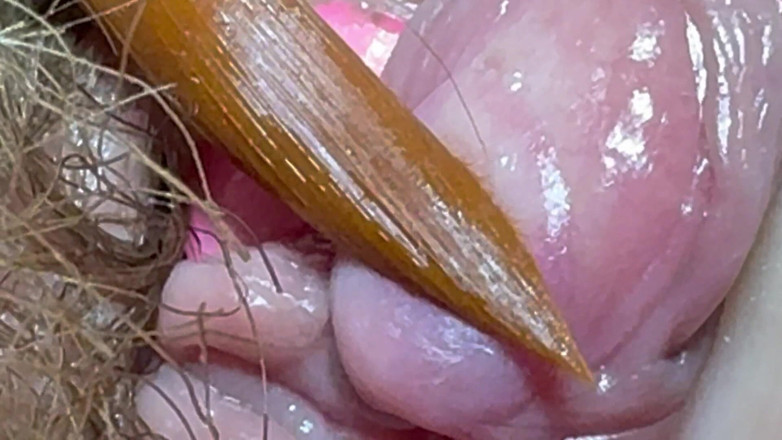 Cuteblonde666: Пользовательские: длинный мокрый клитор, не дай дойти до оргазма щеткой