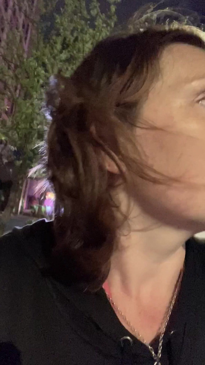 Pissing Paradise: Ozdobný chat, zatímco jsem absolutně zoufalý pro chcaní na 20minutovou procházku...