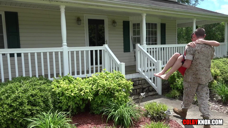 Colby Knox: Venuta a casa