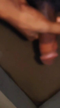 Băiat sexy care îl ajută