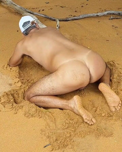 Ladysilvas: Ladysilva presumiendo desnuda en la playa