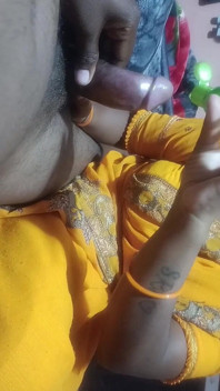 Desi Bhabhi Gave a Handjob and Then Got Her Ass Fucked