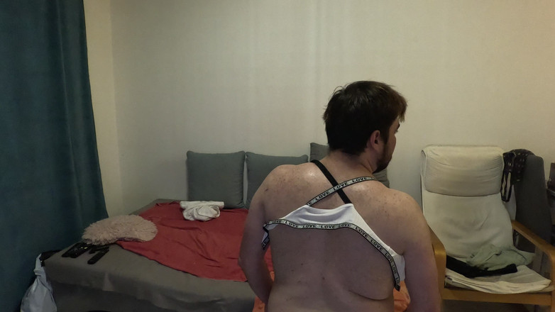 r0xy: ストラップオンとシシーで遊ぶのが一番好きです