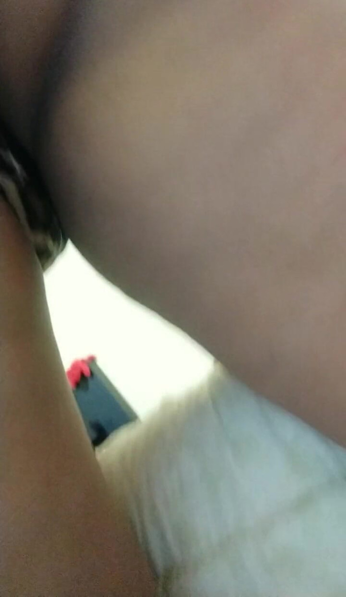 Carla Villalobos: Büyük götlü latin kadın arkadaşlarının evinde kendini yalnız buluyor ve...