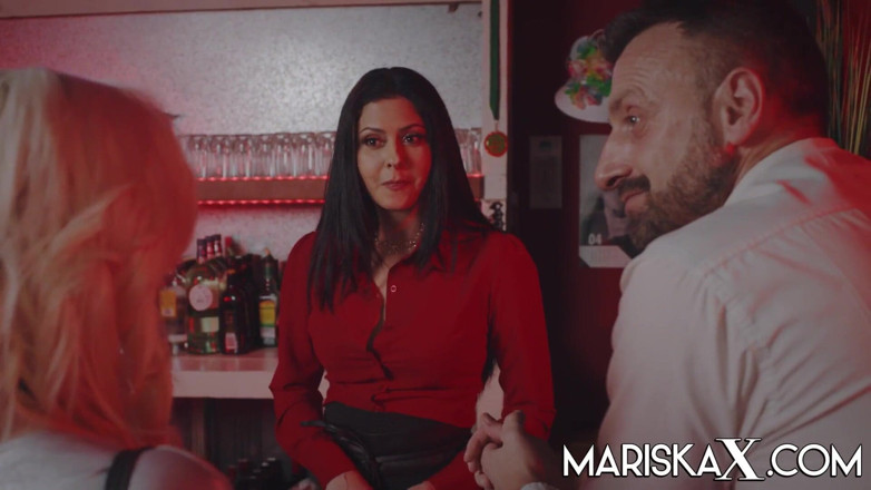 Mariska x: Маріска любить, коли її дівчину Тіну трахають