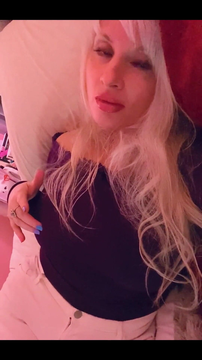 PaintedRose: Cam Calls Tonight