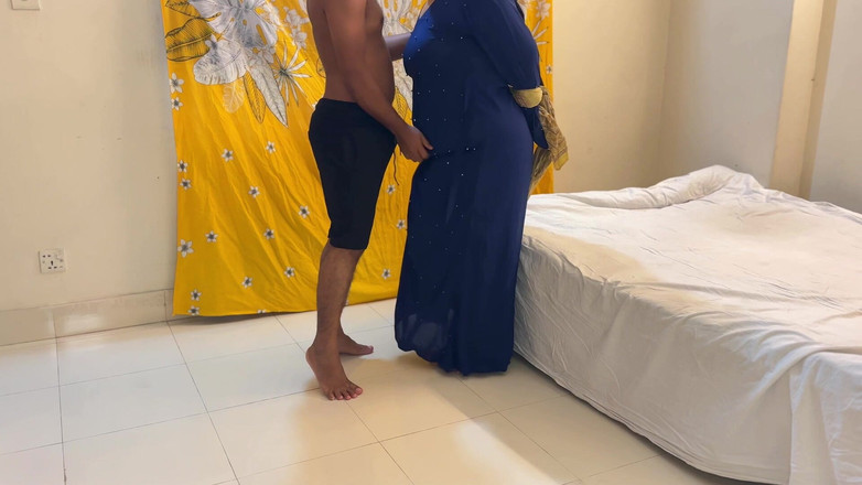 Aria Mia: Tante seksi moti gand vali muslim ko hat bandkar chudai...