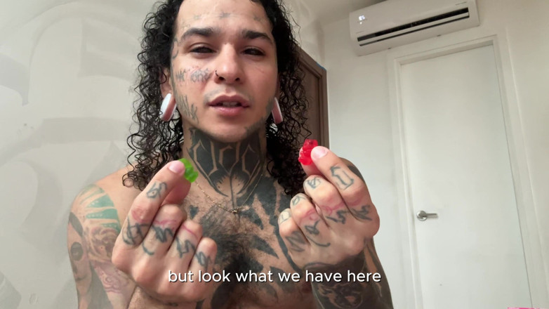 Dyavol: Giant Deminio Devours Gummy Ostos