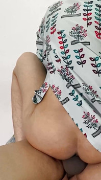 Memek Haus Seks Ini Dientot Habis-habisan Tanpa Henti Sama Kontol Besar Pria Ini!