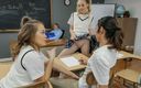 Innocent High: Adolescentele nebune după sex au nevoie de o eliberare în clasă în...