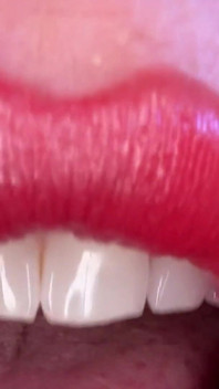 Porno audio trans 2 - À genoux - je suis ta maîtresse et tu es enfermée dans une cage de chasteté