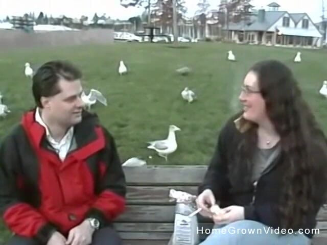 Homegrown Video: Kyrie eleison e il curioso james scopano sulla telecamera