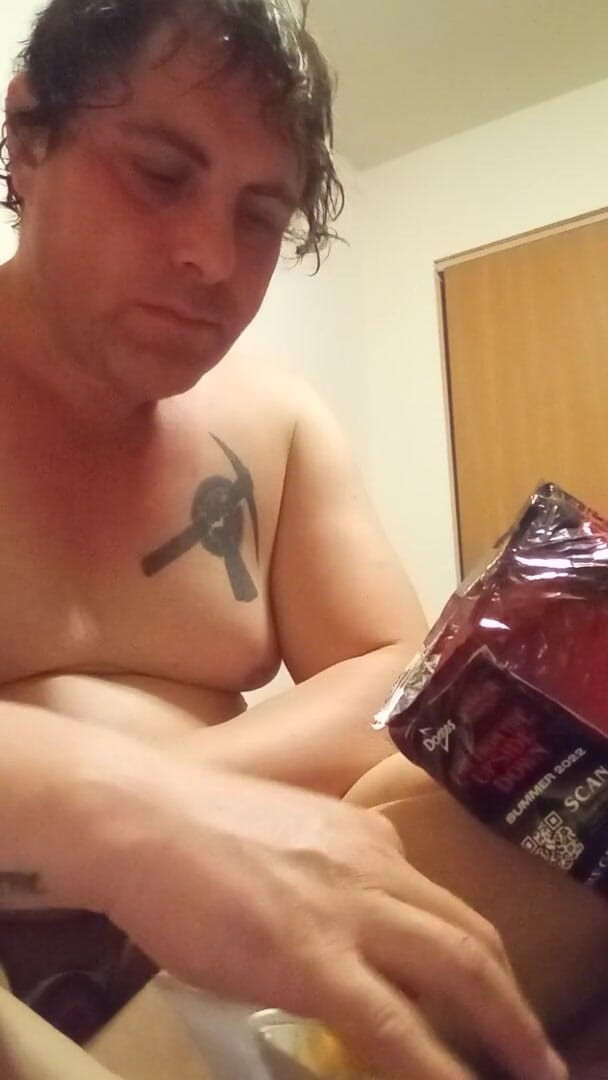 JG Risk: Lízání doritos a pití čaje nahé