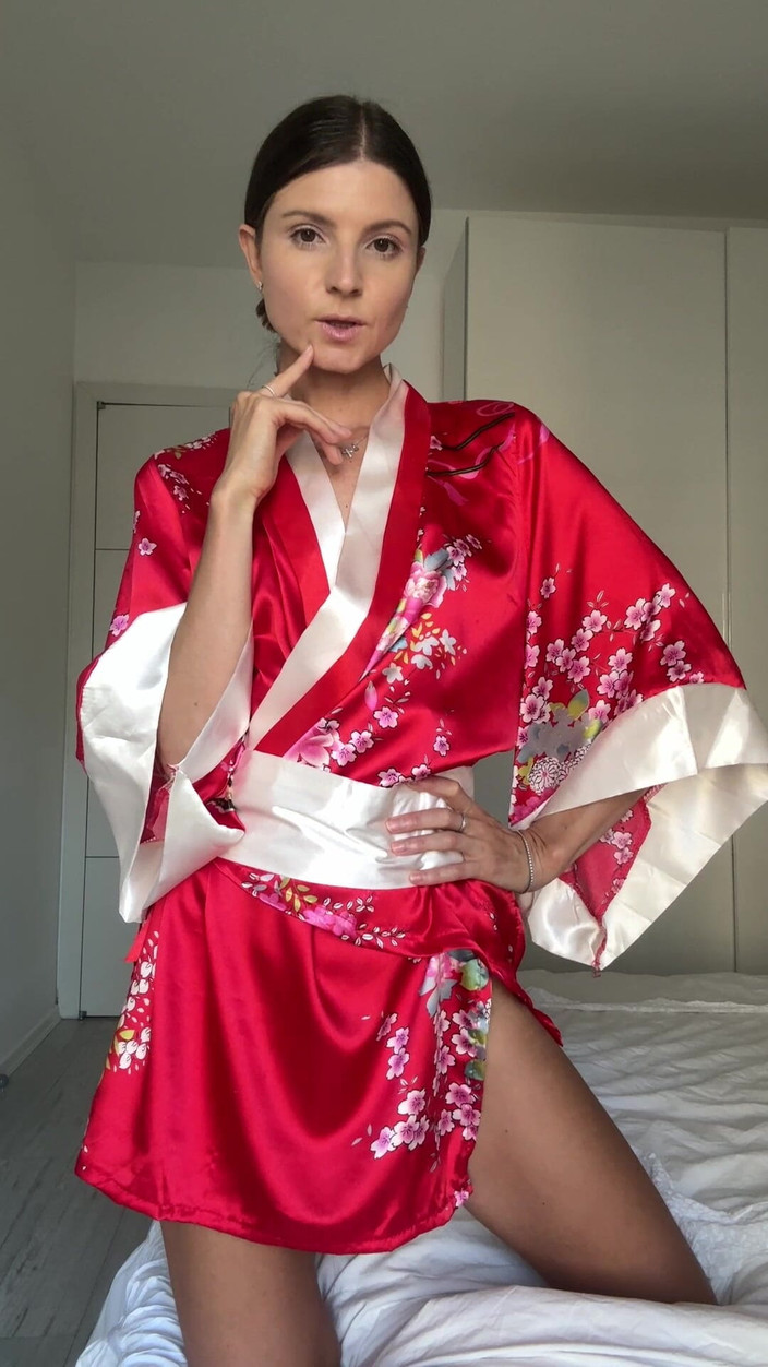 Gina Gerson: Jappaness 单人角色扮演阴户指法和下流话
